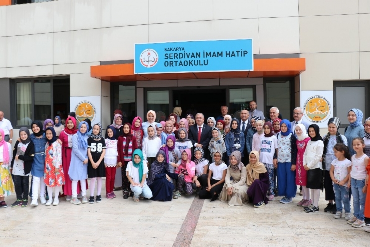 730 Okulda 188 Bin 116 Öğrenci Karnelerini Aldı