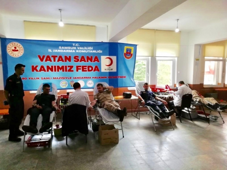 Jandarmadan “Vatan Sana Kanım Feda" Sloganıyla Kan Bağışı
