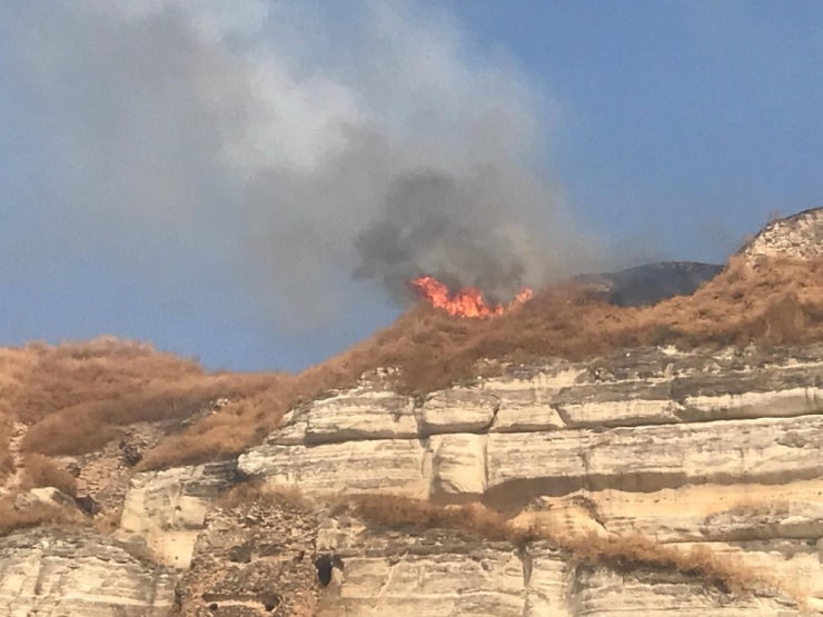 Tarihi Kalede Yangın Çıktı