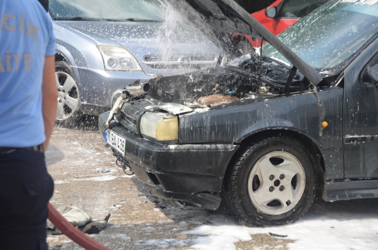 Seyir Halindeyken Dumanlar Çıkan Lpg’li Araç Korku Dolu Anlar Yaşattı