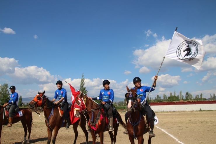 Sındırgı’da Atlı Cirit Heyecanı Başladı
