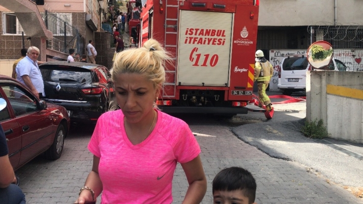 Şişli’de Evi Yanan Engelli Kadını Ve Çocuklarını Vatandaşlar Kurtardı