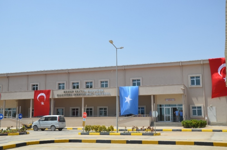 Somali’deki Recep Tayyip Erdoğan Eğitim Ve Araştırma Hastanesi 737 Personel Sayısına Ulaştı