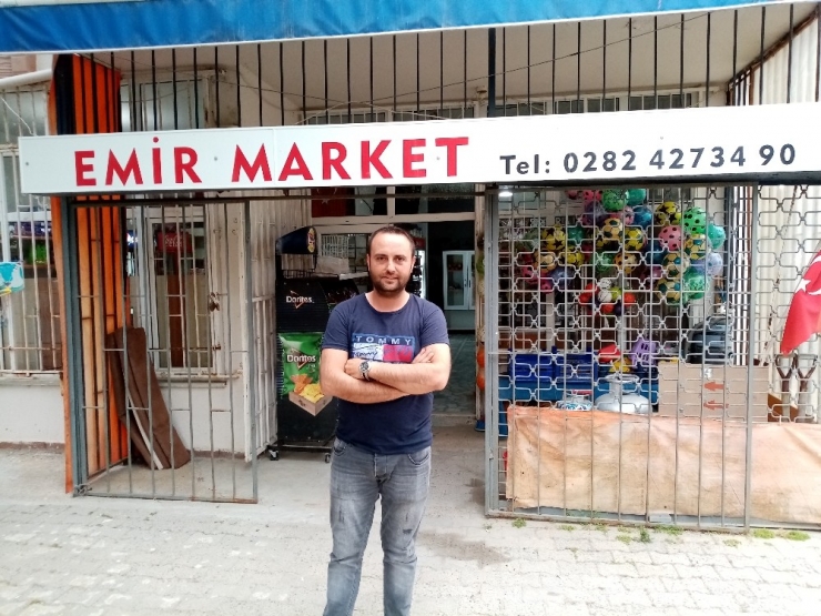 Kafası Bidona Sıkışan Köpeği Duyarlı Vatandaş Ve İtfaiye Kurtardı