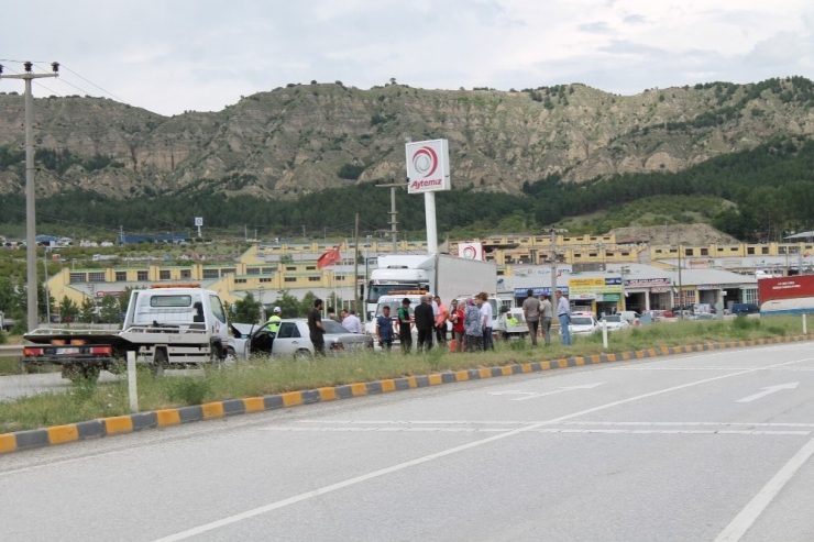 Tosya D100 Karayolunda Kaza Ucuz Atlatıldı