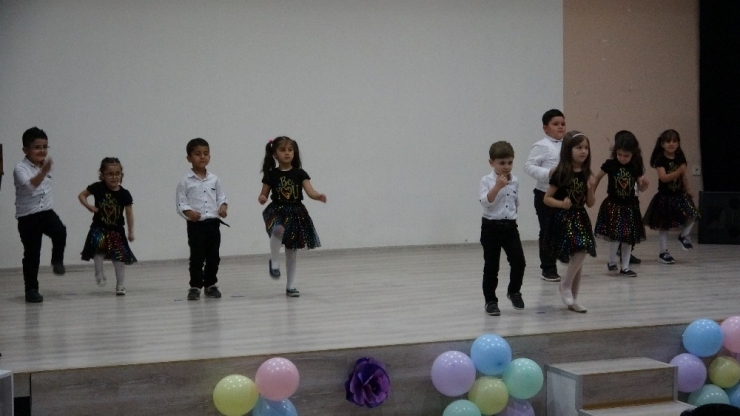 Anasınıfı Öğrencilerinden Yılsonu Etkinliği