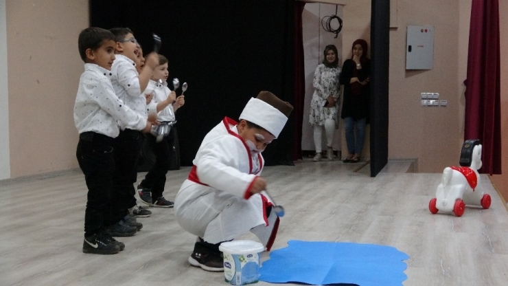 Anasınıfı Öğrencilerinden Yılsonu Etkinliği