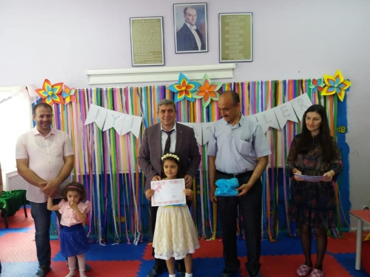 Vezirhan’da Öğrenciler Karne Heyecanı Yaşadı