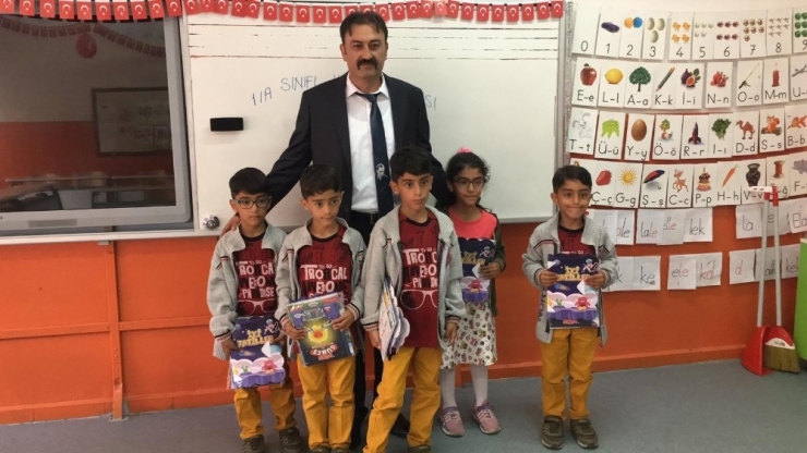 Yozgatlı Beşiz Kardeşler Karne Heyecanı Yaşadı