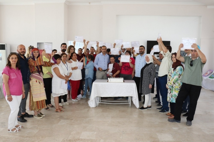 Yunusemre’de Özel Öğrenciler Belgelerini Aldı