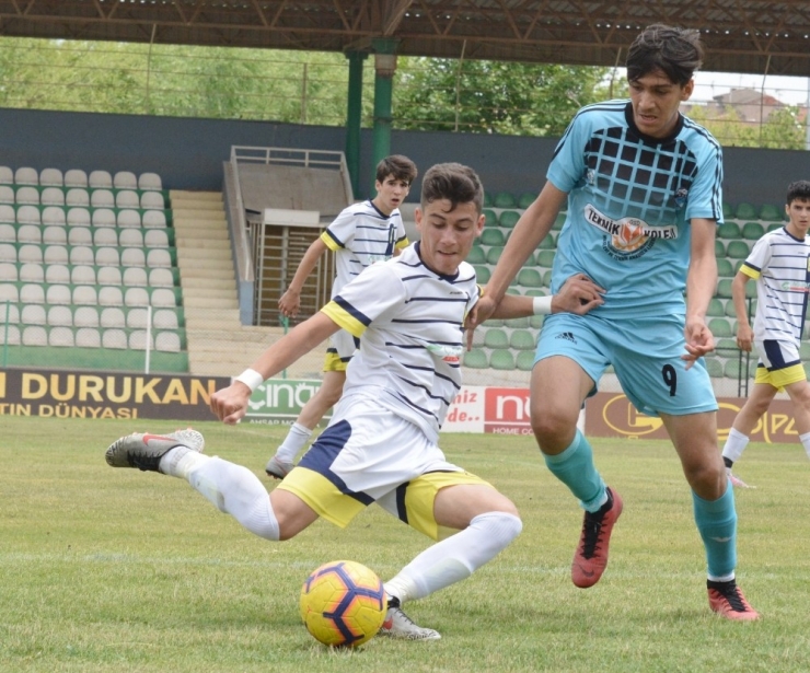 Atletikspor U16 Takımı Kırşehir’de Şampiyon Oldu