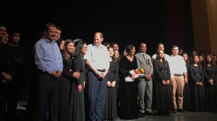 Liseli Öğrencilerden İngilizce Tiyatro