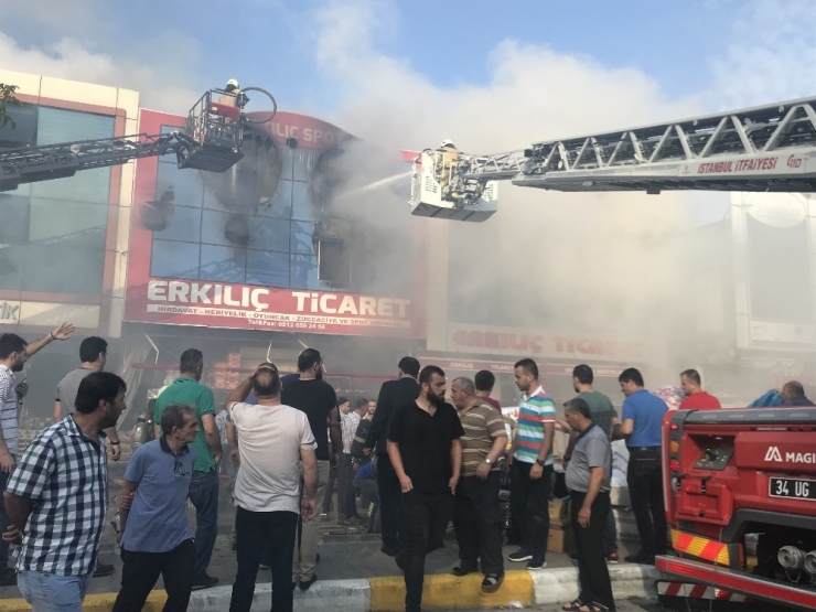 İstoç’ta İş Yeri Yangını