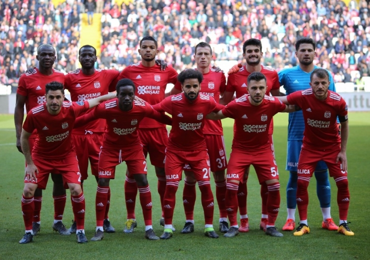 Asistler Douglas’tan