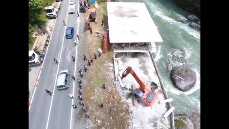 Rize Valisi Çeber Kaçak Yapılaşmada Gelinen Noktaya Dikkat Çekti