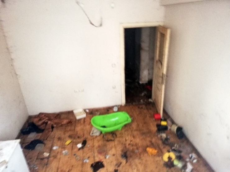 Esenyurt’ta Çöp Ev Şoku