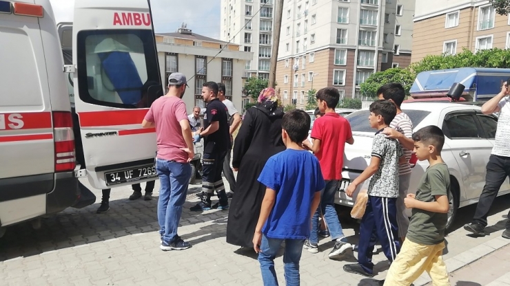 Esenyurt’ta 6 Yaşındaki Kız, 2. Kattan Düştü