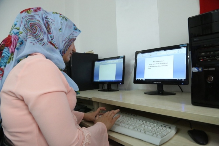 Eyyübiyeli Kadınlardan Kuş’a Teşekkür