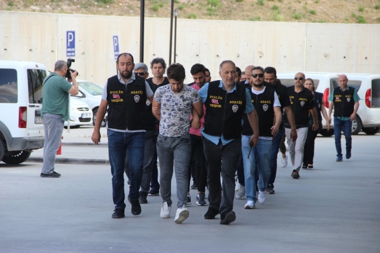 Cinayet Şüphelileri Sağlık Kontrolünde