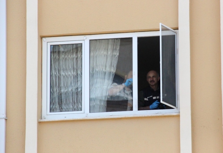 Pencereden Düşen Bebek Ağır Yaralandı