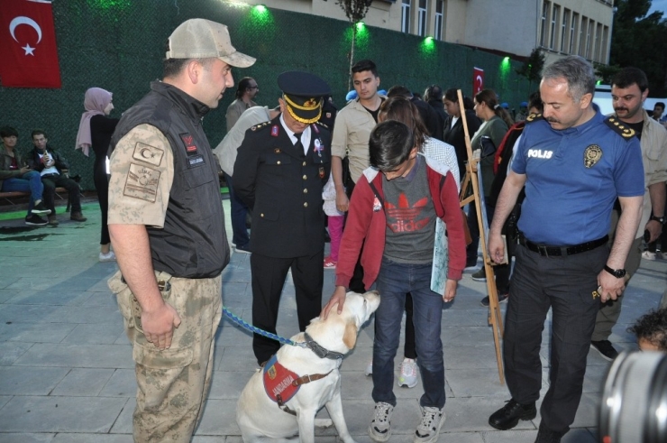 Kars İl Jandarma Komutanlığı Stantı Yoğun İlgi Gördü