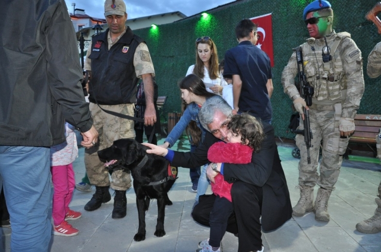 Kars İl Jandarma Komutanlığı Stantı Yoğun İlgi Gördü
