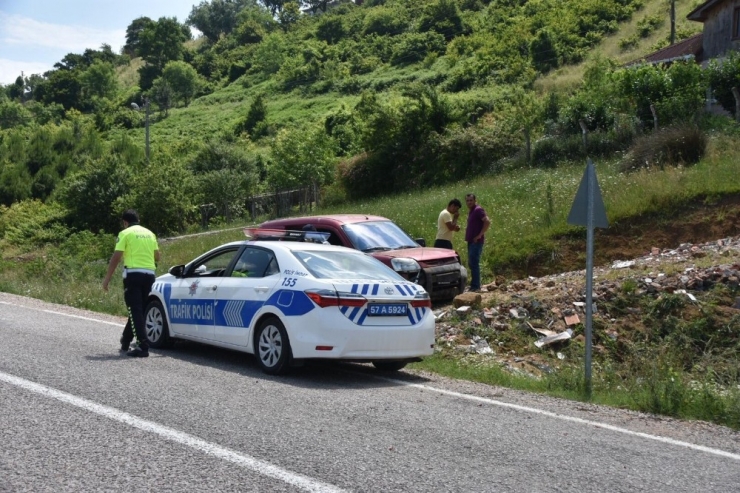 Sinop’ta Trafik Kazası: 3 Yaralı