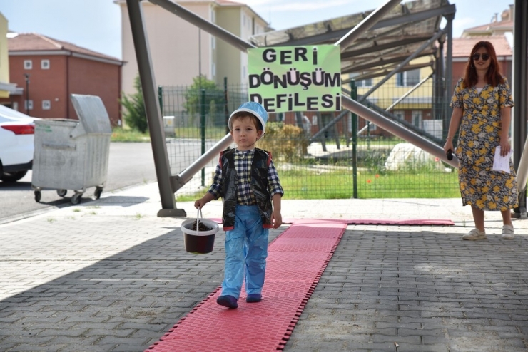 Miniklerin Yıl Sonu Heyecanı