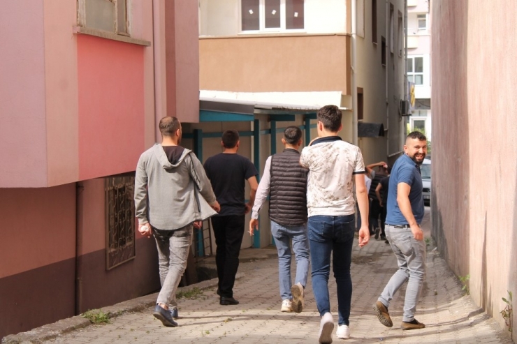 112 Ekipleri Tosya Sokaklarında Yaralı Aradı