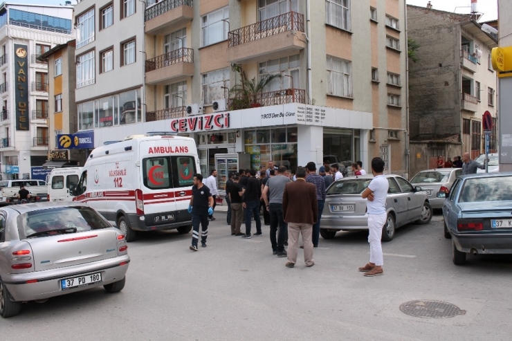 112 Ekipleri Tosya Sokaklarında Yaralı Aradı