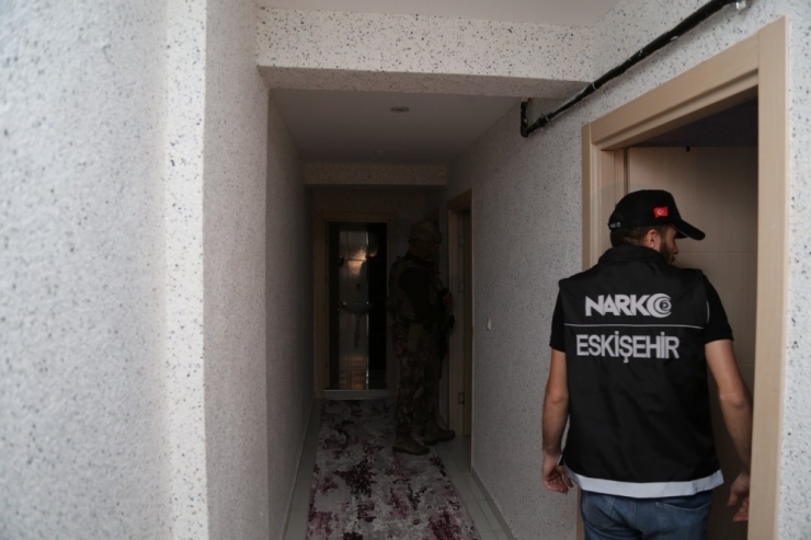 Eskişehir’de Drone Destekli Uyuşturucu Operasyonu