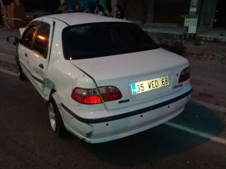 Aliağa’da 3 Araç Kaza Yaptı: 2 Yaralı