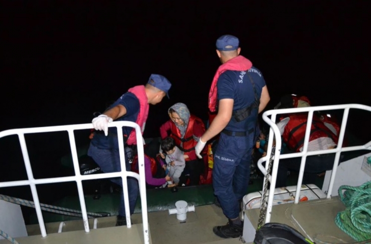 Ayvalık’ta 17 Afganistan Mülteci Yakalandı