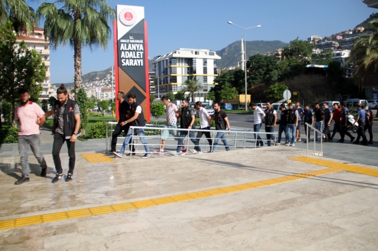 Uyuşturucu Operasyonuna 8 Tutuklama