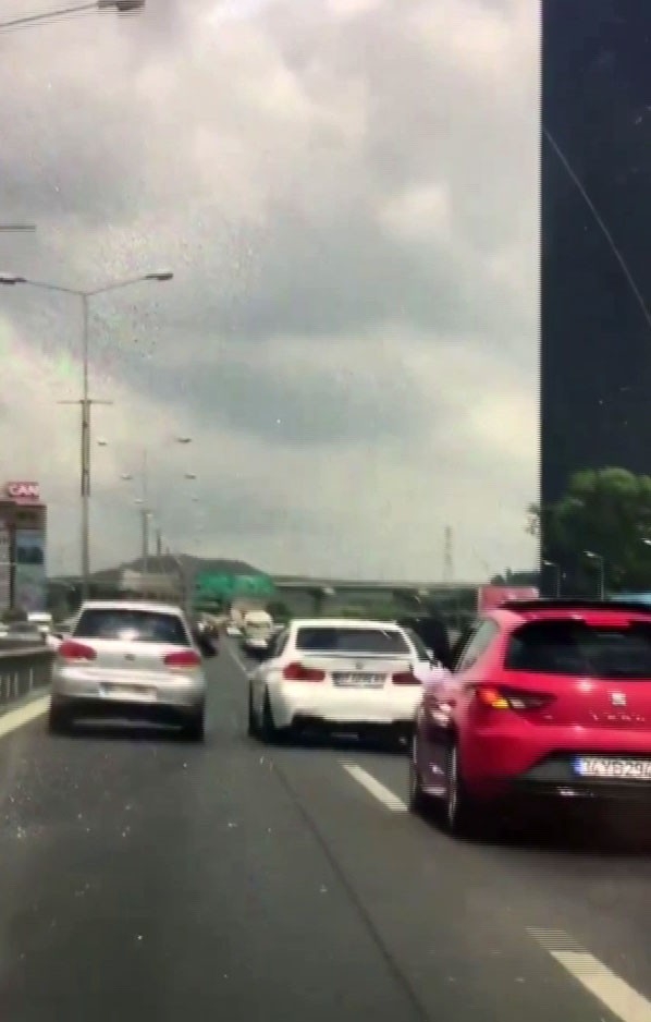 Basın Ekspres Yolundaki Düğün Konvoyunda “Makas” Terörü Kamerada