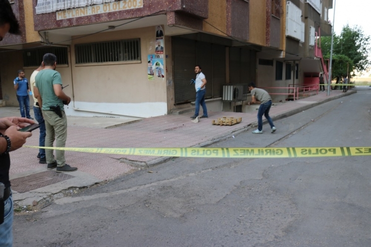 Telefonda Başlayan Tartışma Silahlı Kavgaya Dönüştü: 1 Yaralı