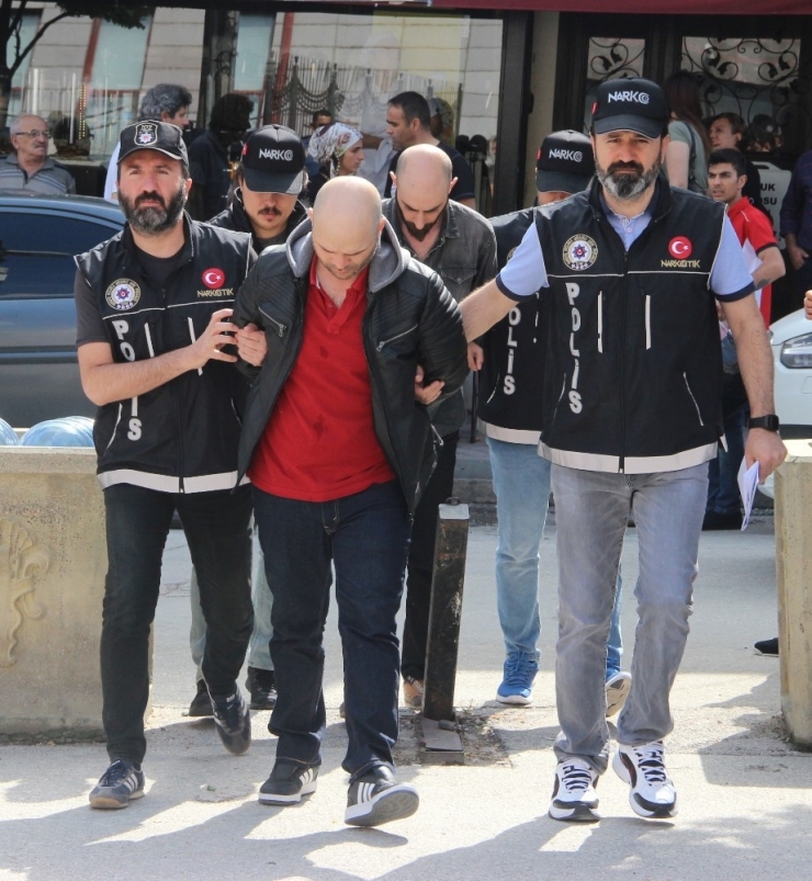 Eskişehir’e Uyuşturucu Sokmaya Çalışan Şüpheliler Yakalandı