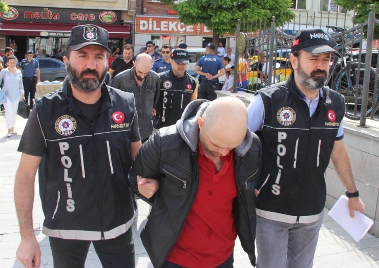 Eskişehir’e Uyuşturucu Sokmaya Çalışan Şüpheliler Yakalandı