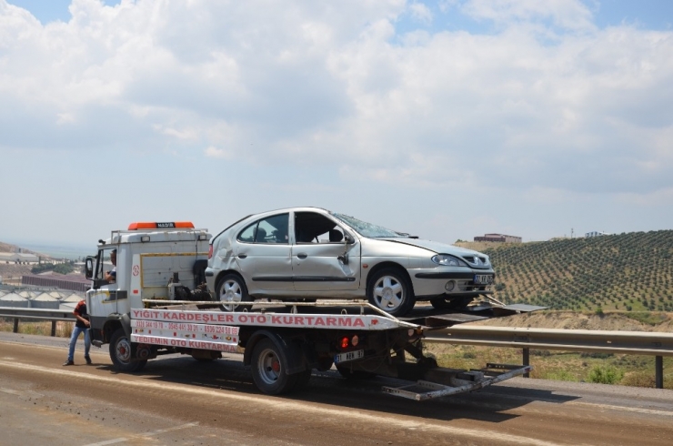 Tırdan Dökülen Yağ Kazaya Neden Oldu: 3 Yaralı