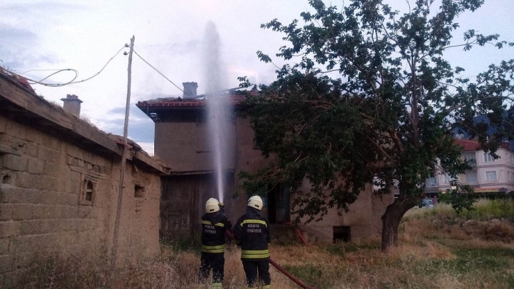 Boş Evde Çıkan Yangını İtfaiye Söndürdü