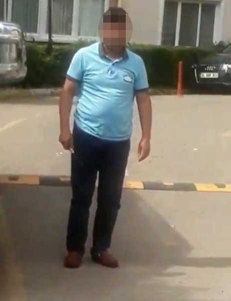 Servis Şoförünün Yavru Kediyi Ezme Anı Kamerada