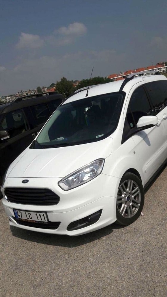 Tarsus’ta Hırsızlar, Gazinin Aracını Soydu