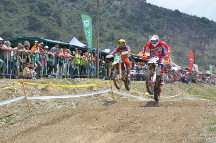 Süper Endurocular Sezonunun İlk Kupalarını İznik’te Aldı