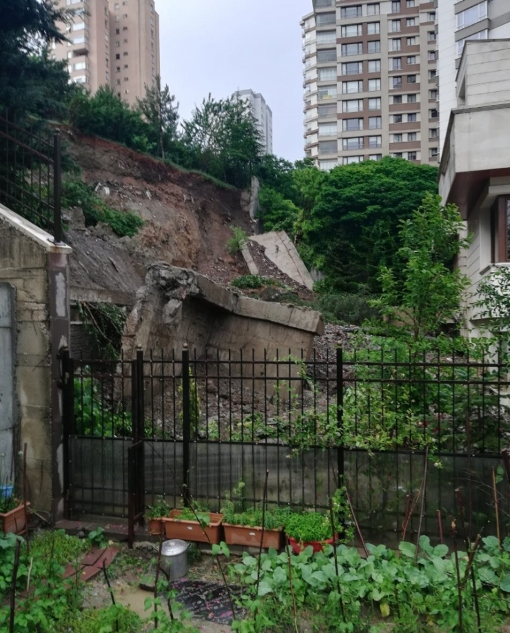 Başkent’te Yağmura Dayanamayan İstinat Duvarları Çöktü