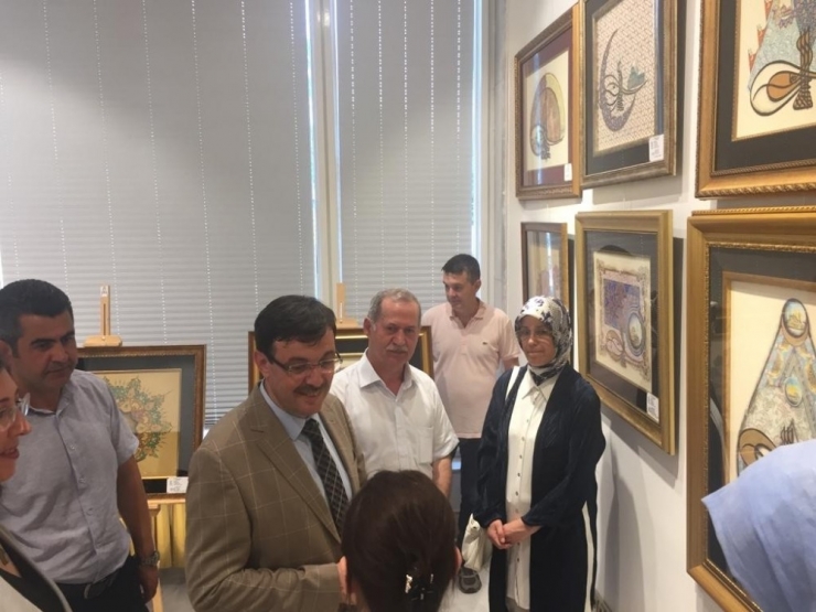 Osmanlı Tuğraları Görücüye Çıktı