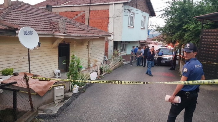 Baba Tartıştığı Oğlunu Bıçaklayarak Öldürdü