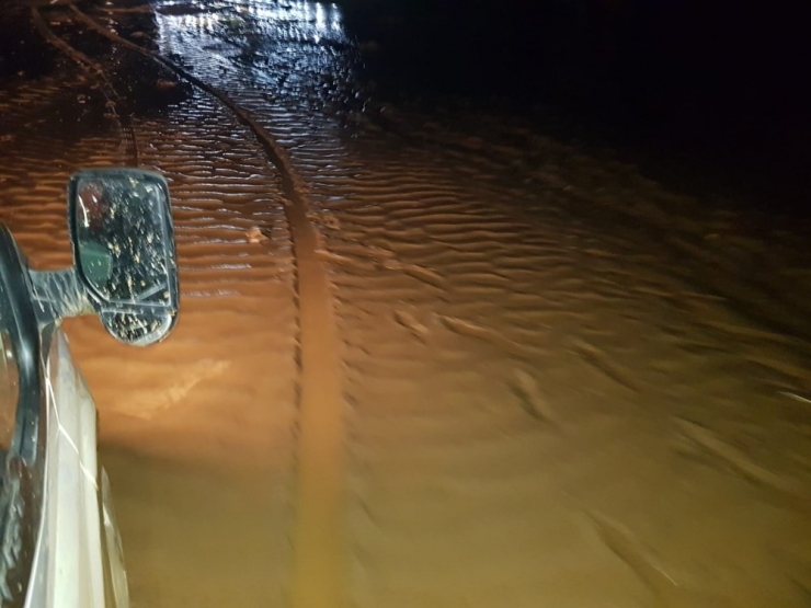 Sel Yolu Yardı: Yozgat-ankara Karayolu Trafiğe Kapandı