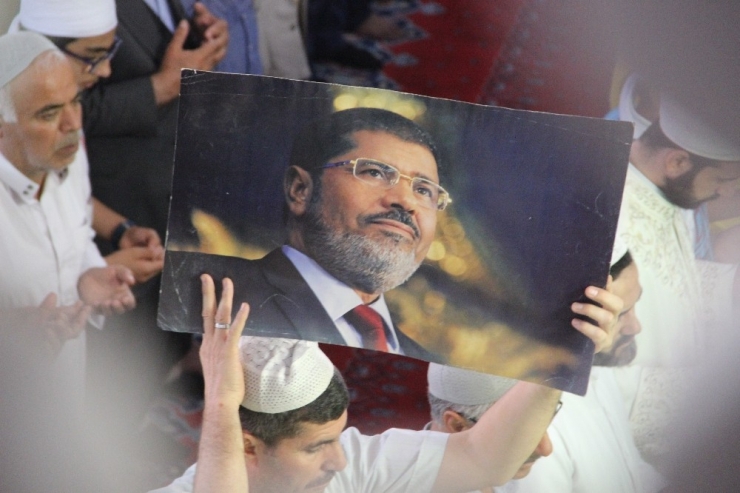 Mursi İçin Şanlıurfa’da Gıyabi Cenaze Namazı Kılındı