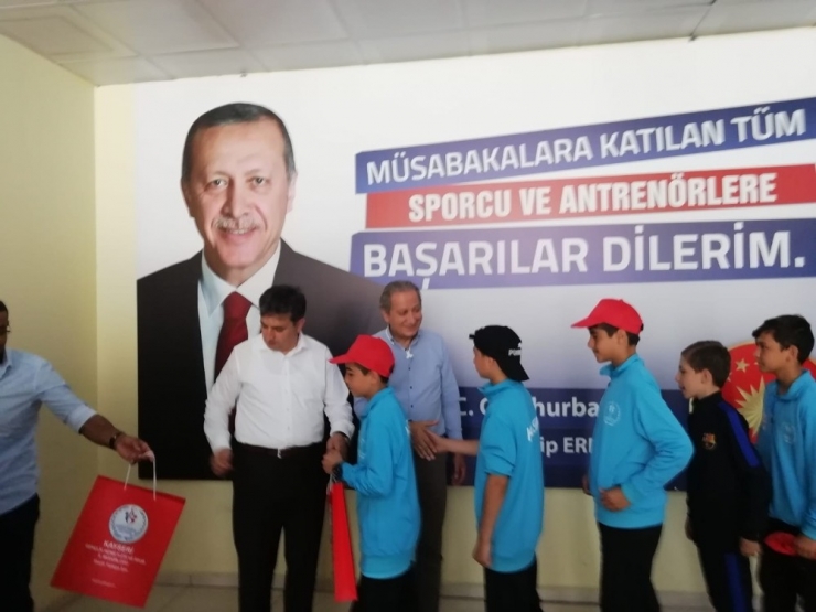 Genç Şampiyonlar Ödüllendirildi