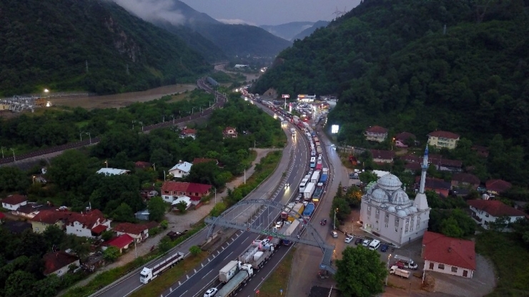 D-650 Karayolu Selden Dolayı Ulaşıma Kapandı